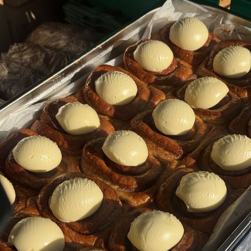 A tray of cinnamon buns