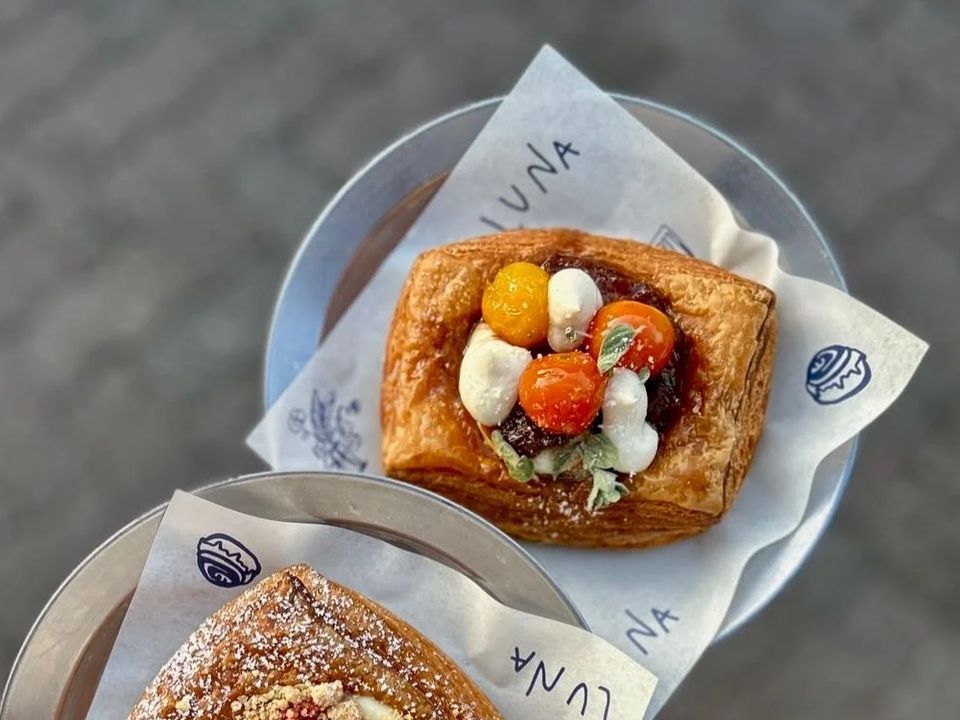 Two danishes on LUNA-printed paper on metal plates